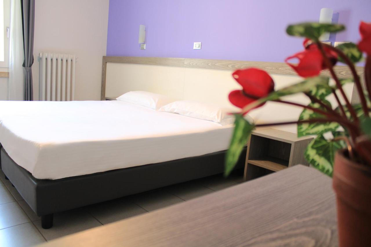 Poggio Rusco Hotel Savoia מראה חיצוני תמונה