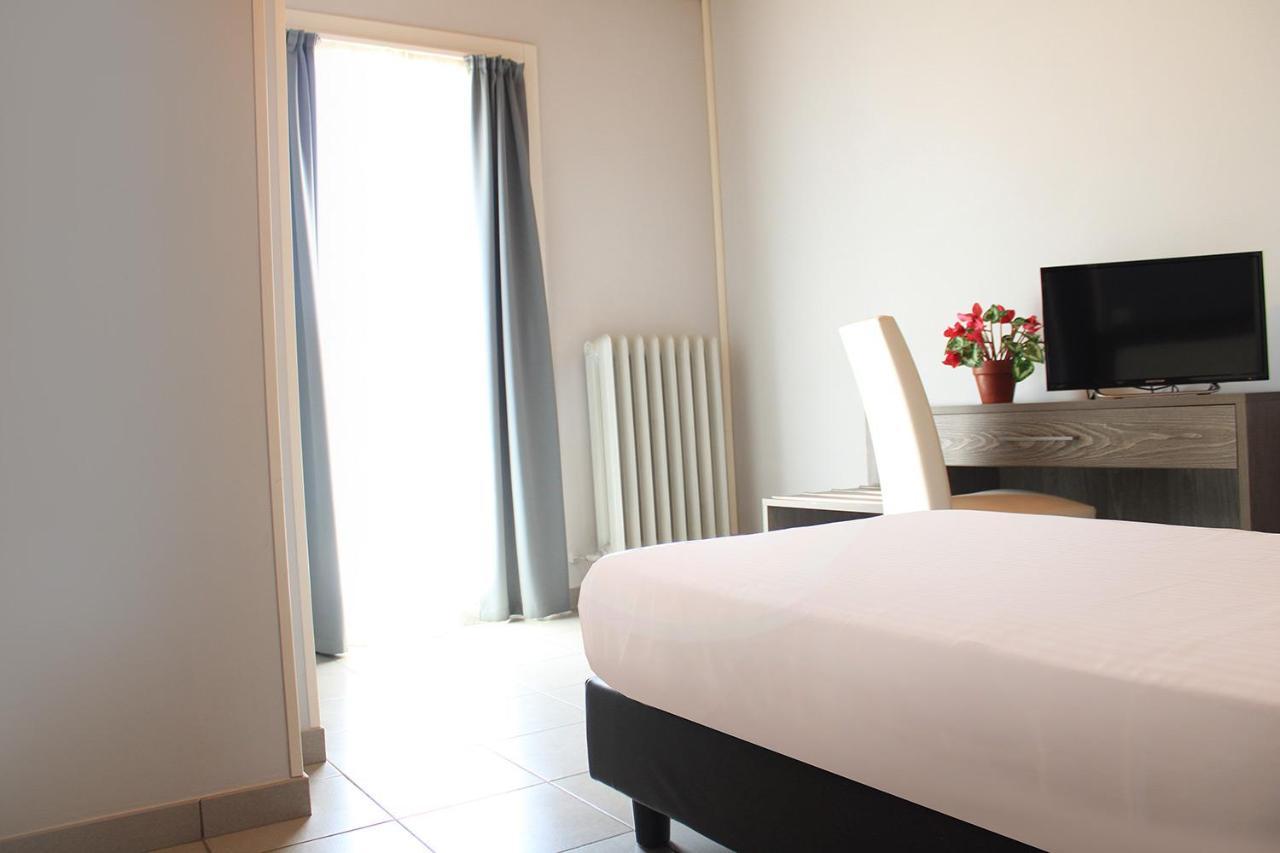Poggio Rusco Hotel Savoia מראה חיצוני תמונה